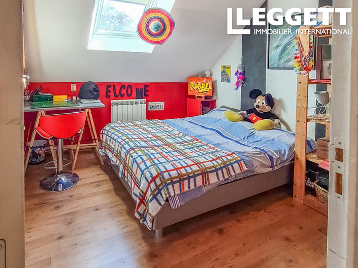 Image No.7-5 Bed House for sale