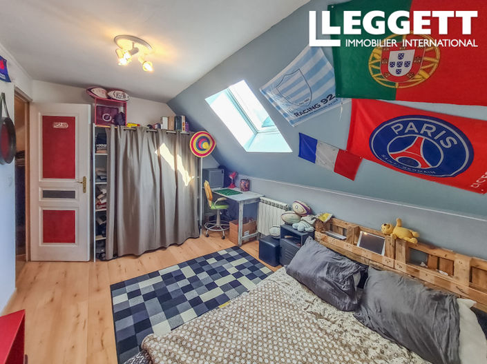 Image No.8-5 Bed House for sale