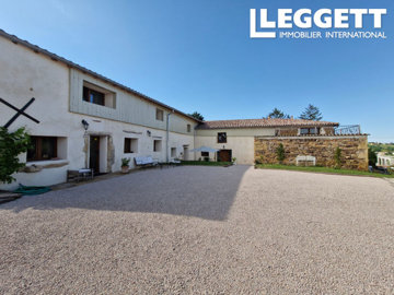 1 - Saint-Amour-Bellevue, House