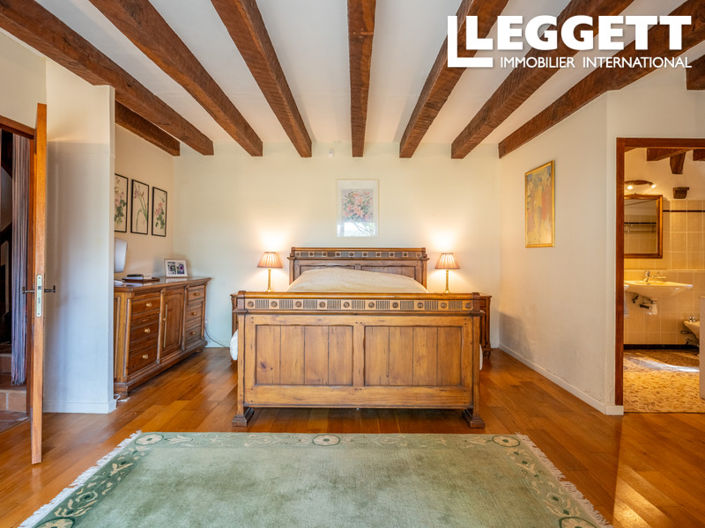 Image No.6-4 Bed House for sale