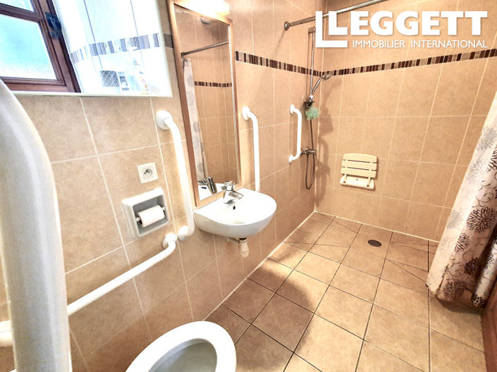 Image No.6-12 Bed House for sale