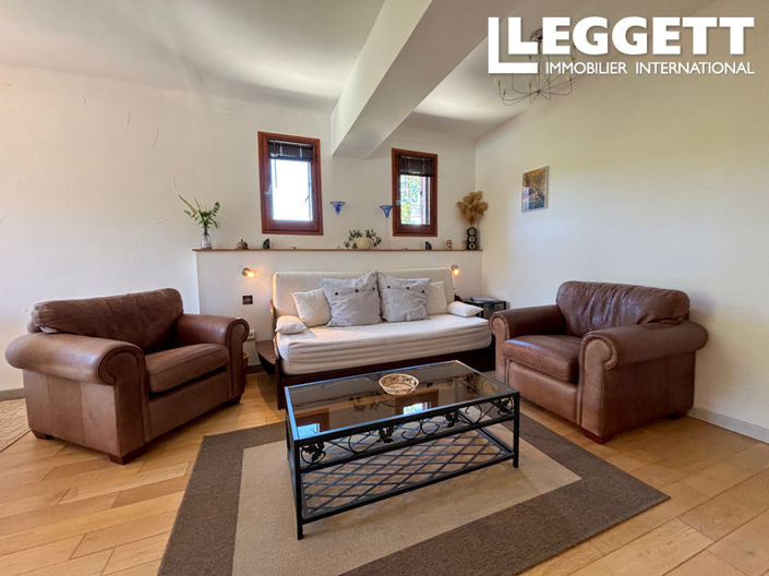 Image No.10-14 Bed House for sale