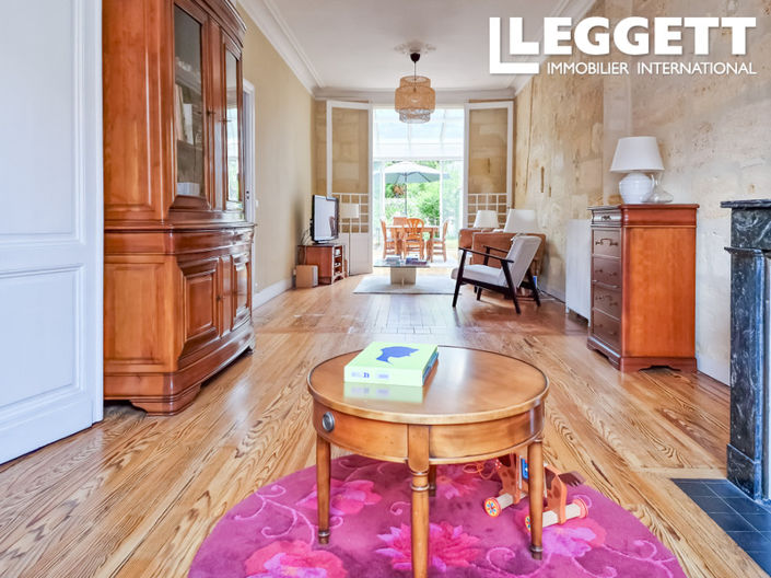Image No.1-6 Bed House for sale