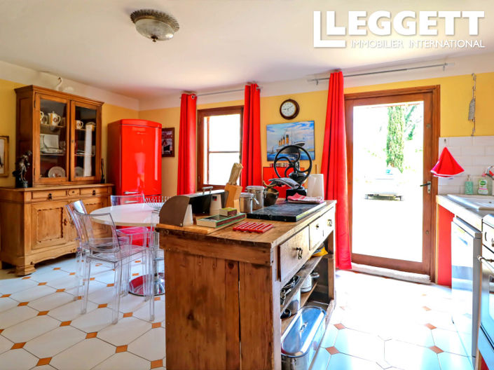 Image No.5-9 Bed House for sale