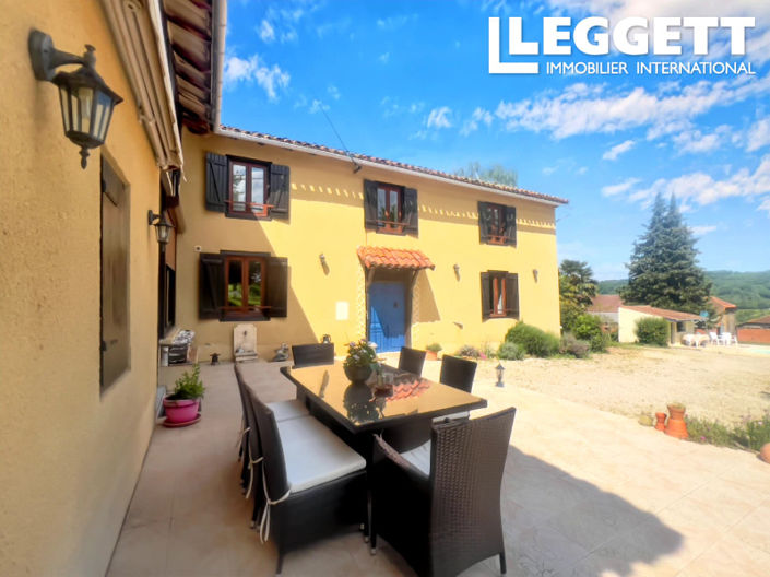 Image No.2-4 Bed House for sale