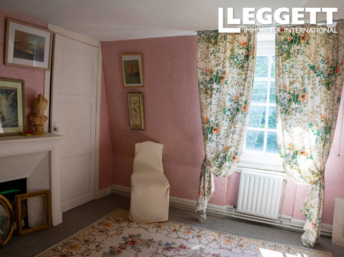 Image No.6-6 Bed House for sale