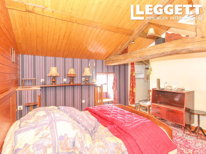 Image No.6-5 Bed House for sale