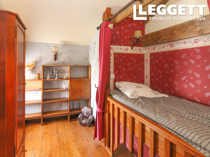 Image No.7-5 Bed House for sale