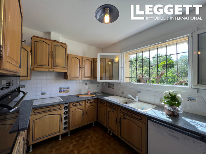 Image No.10-3 Bed House for sale