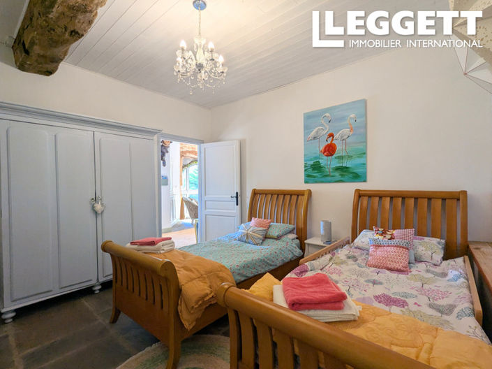 Image No.10-4 Bed House for sale