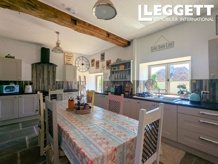 Image No.8-4 Bed House for sale