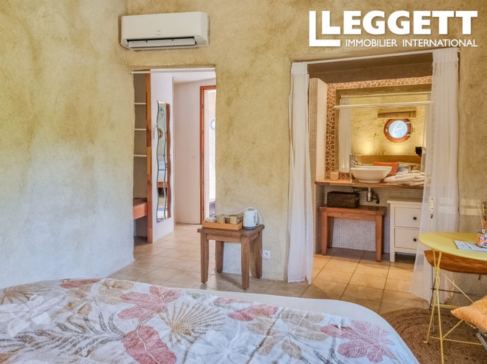 Image No.10-8 Bed House for sale