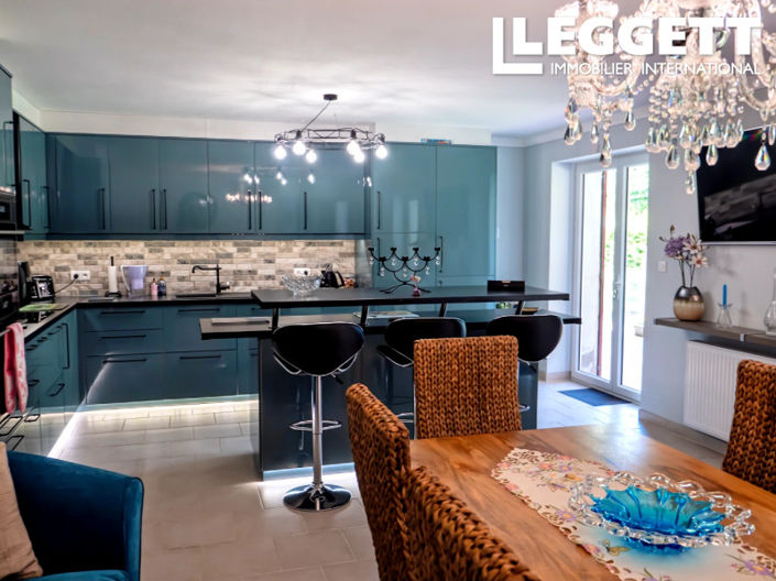 Image No.5-7 Bed House for sale