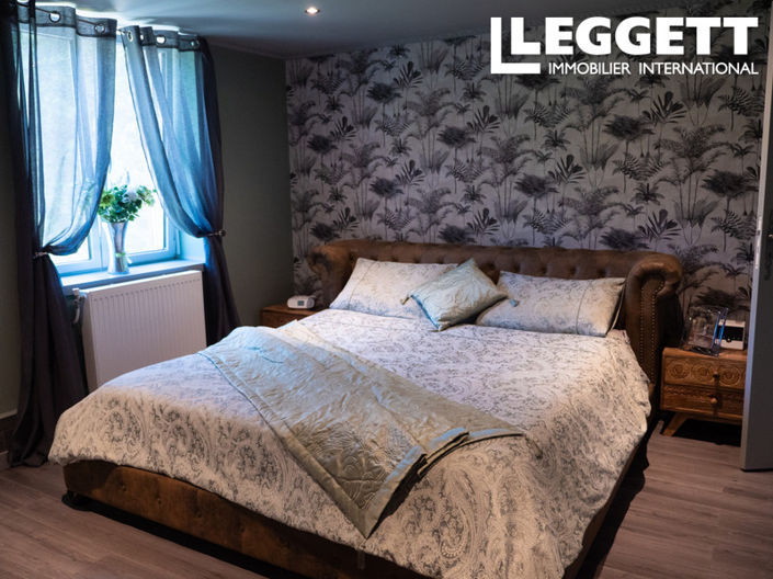 Image No.6-7 Bed House for sale