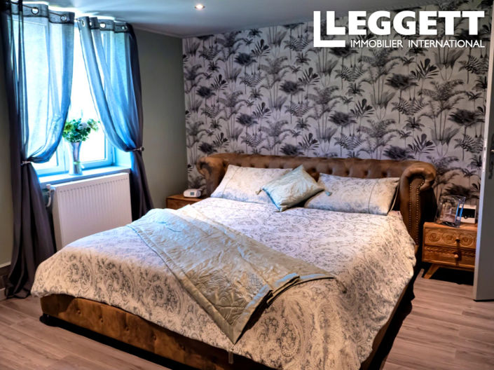 Image No.7-7 Bed House for sale