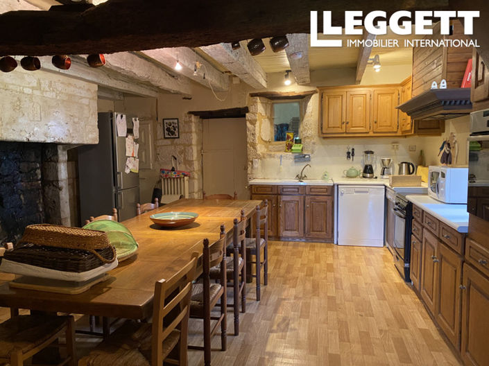 Image No.6-8 Bed House for sale