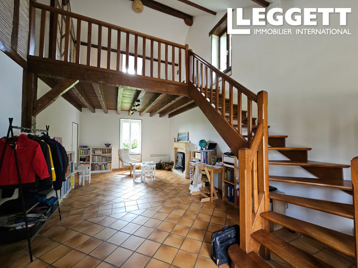 Image No.2-3 Bed House for sale