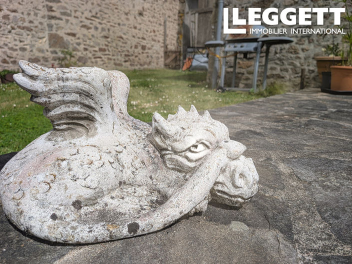 Image No.10-3 Bed House for sale