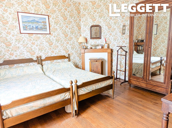 Image No.7-4 Bed House for sale