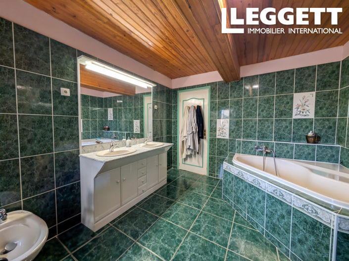 Image No.7-2 Bed House for sale