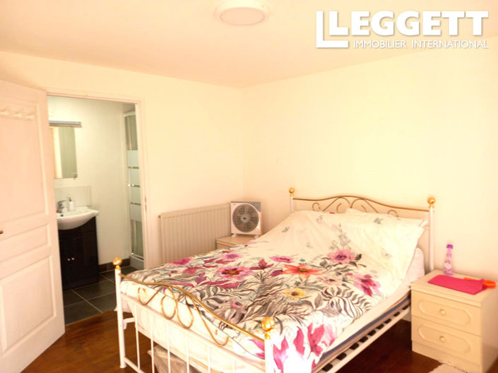 Image No.8-5 Bed House for sale