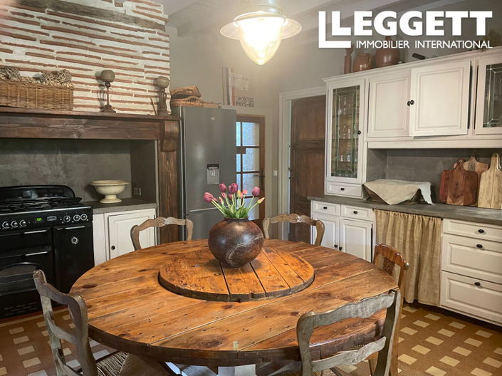 Image No.4-7 Bed Commercial for sale