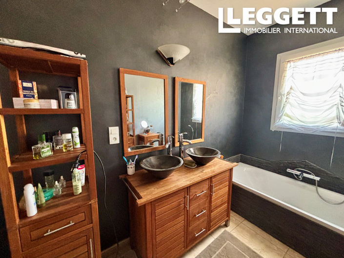 Image No.5-4 Bed House for sale