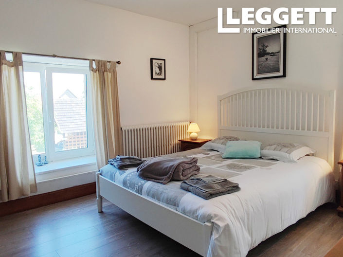 Image No.6-9 Bed House for sale