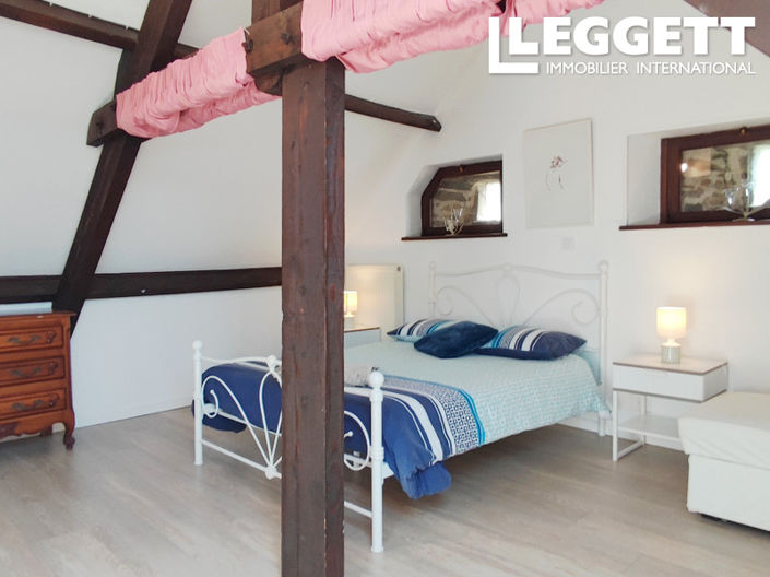 Image No.8-9 Bed House for sale