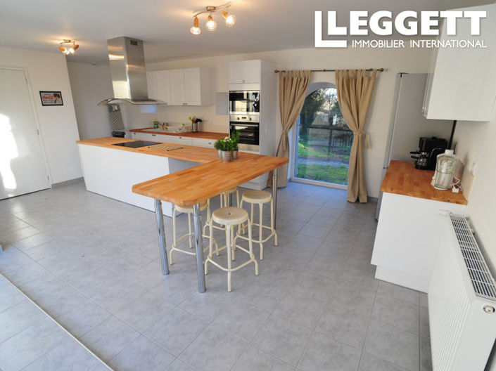 Image No.9-9 Bed House for sale