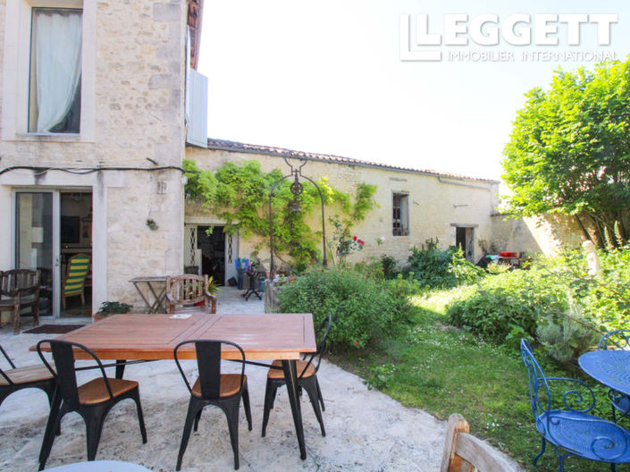 Image No.2-Maison de 5 chambres à vendre à Saint-Jean-d'Angély