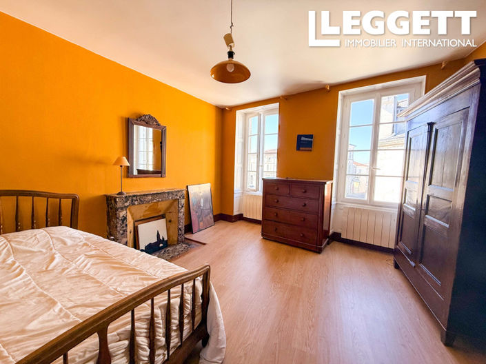 Image No.8-5 Bed House for sale