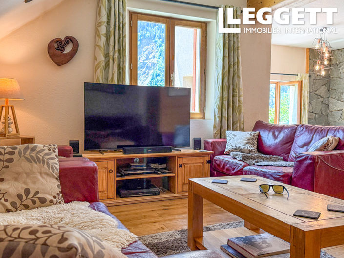 Image No.5-7 Bed House for sale