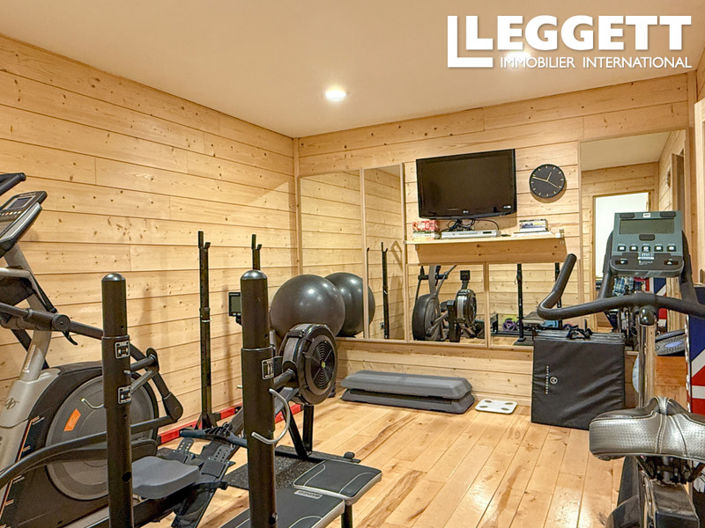 Image No.9-7 Bed House for sale