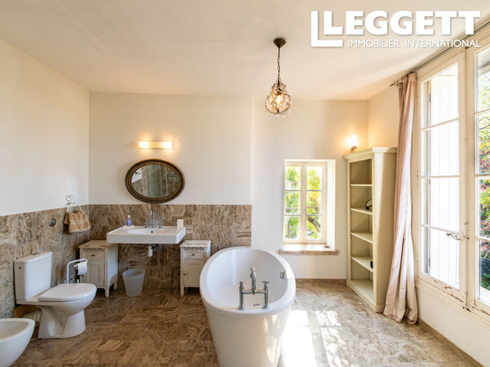 Image No.3-6 Bed House for sale