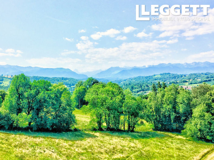 Image No.10-11 Bed Chateaux for sale