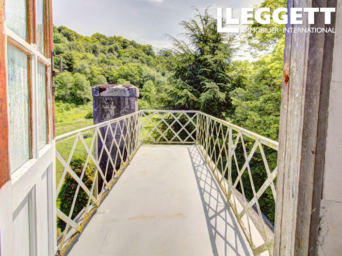 Image No.8-11 Bed Chateaux for sale