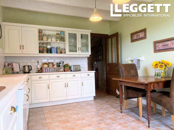 Image No.10-4 Bed House for sale