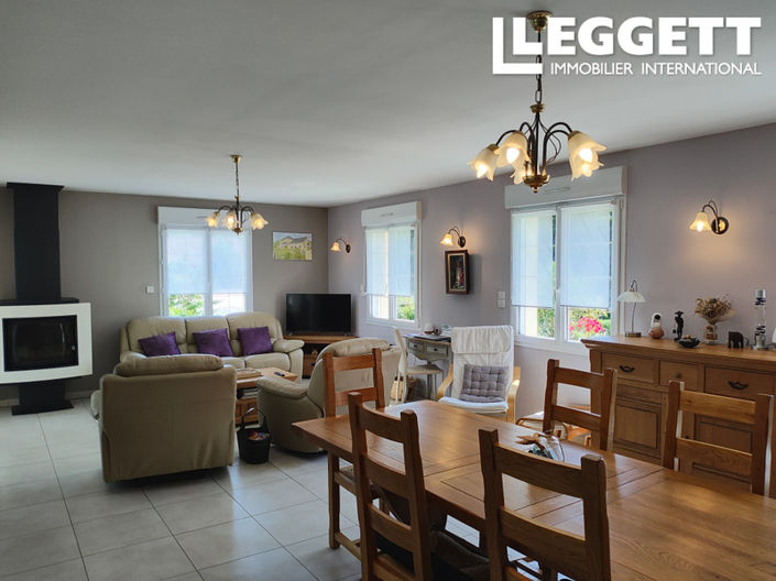 Image No.10-6 Bed House for sale