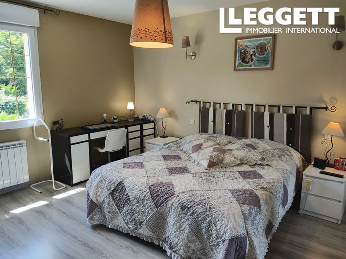 Image No.2-6 Bed House for sale