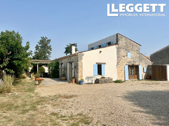 Image No.1-Maison de 4 chambres à vendre à Charente-Maritime