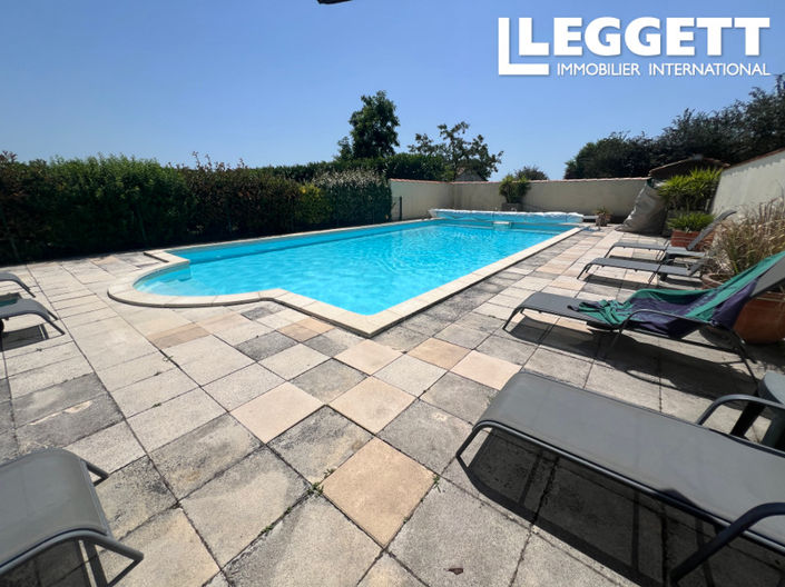 Image No.2-4 Bed House for sale