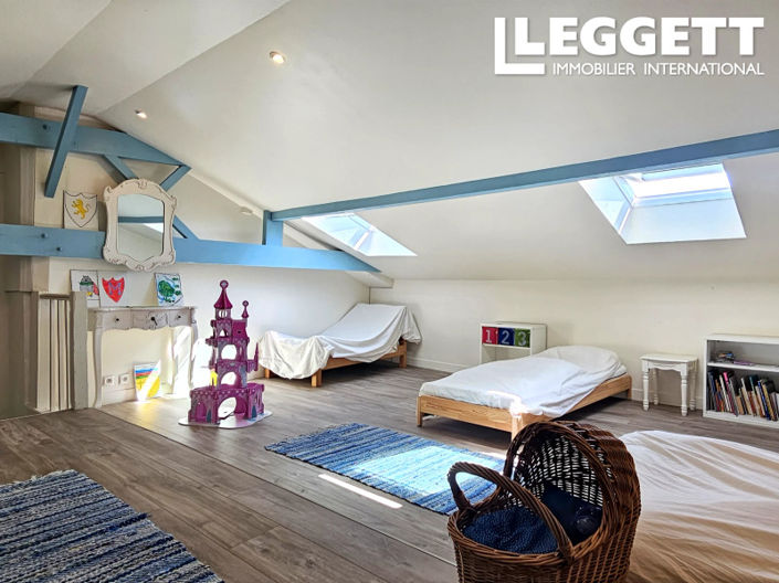 Image No.8-4 Bed House for sale