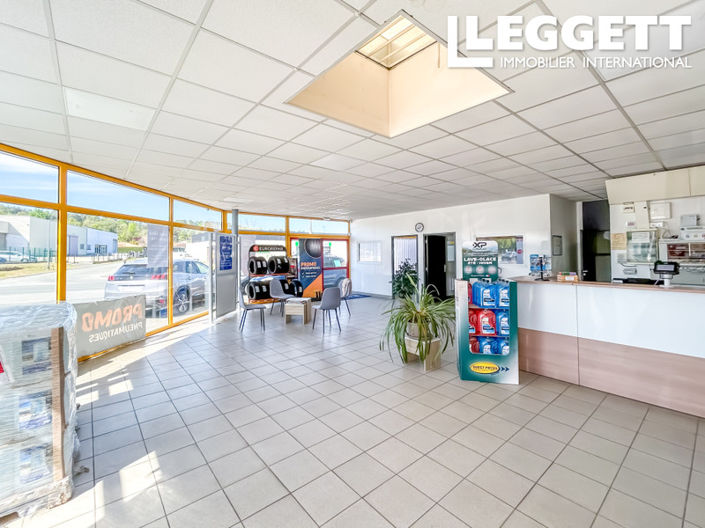 Image No.1-4 Bed Commercial for sale