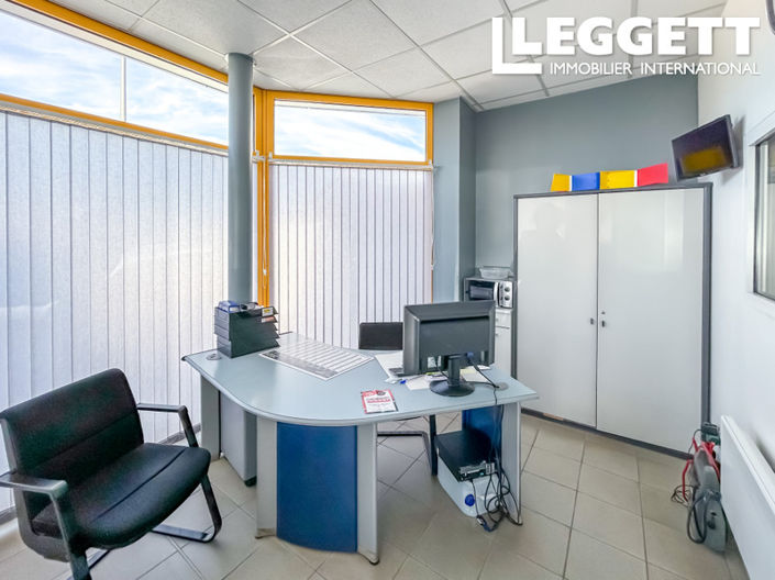 Image No.3-4 Bed Commercial for sale