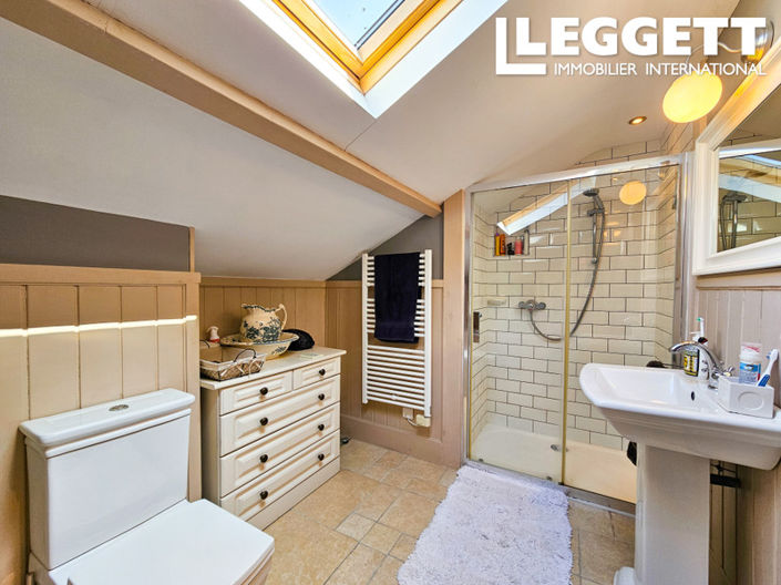 Image No.10-3 Bed House for sale