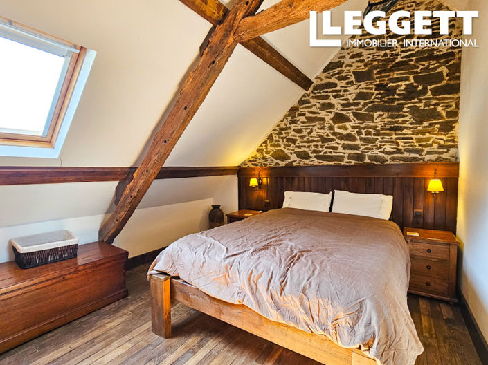 Image No.10-3 Bed House for sale