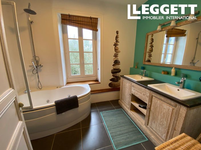 Image No.10-3 Bed House for sale