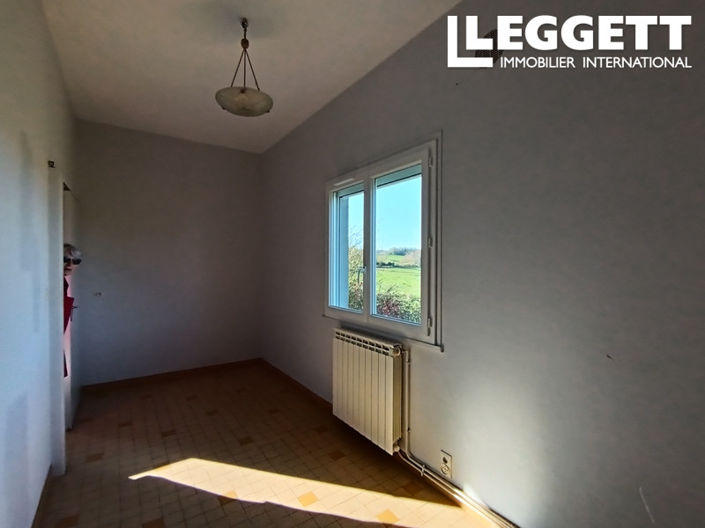 Image No.5-6 Bed House for sale