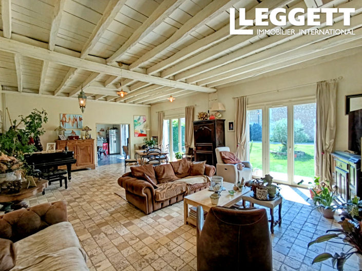 Image No.5-6 Bed House for sale